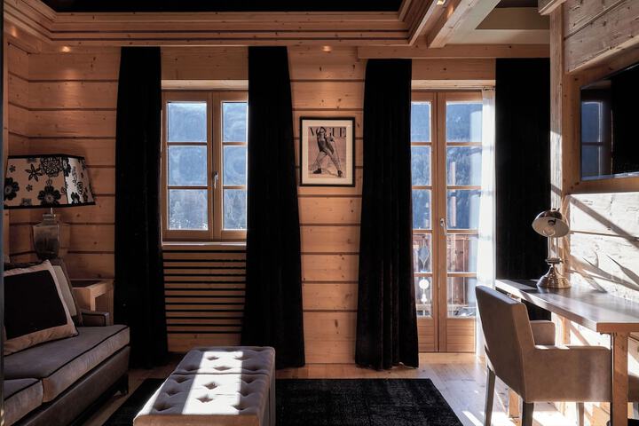 Room 27 of 109