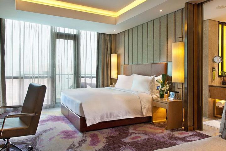 Room 50 of 111