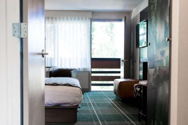 Room 13 of 30