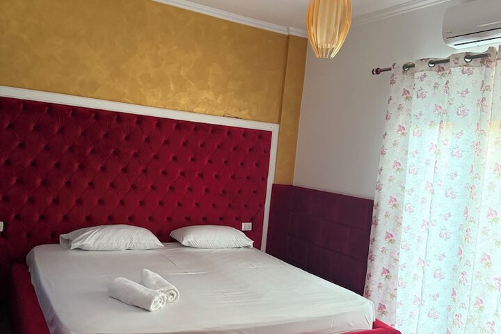 Room 12 of 32