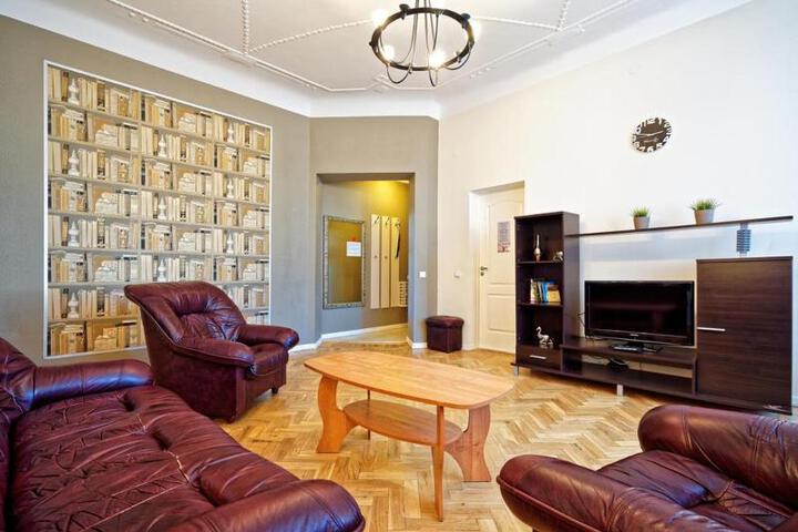 Room 10 of 10
