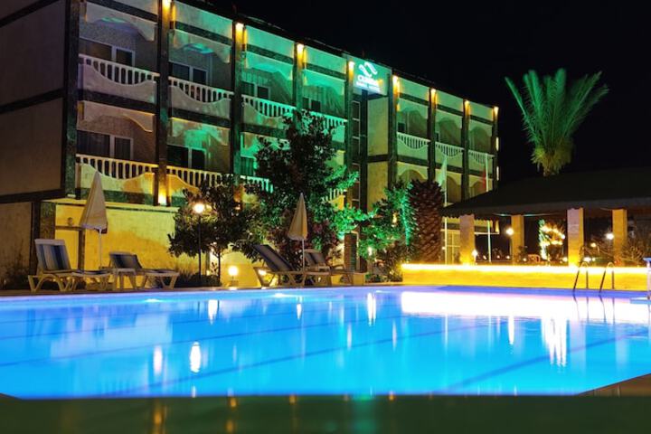 Pool Hotel