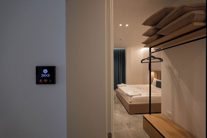 Room 35 of 73