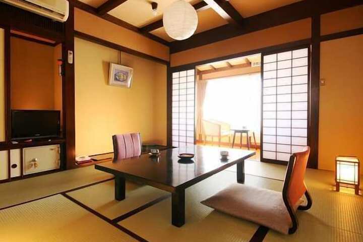 Room 25 of 107