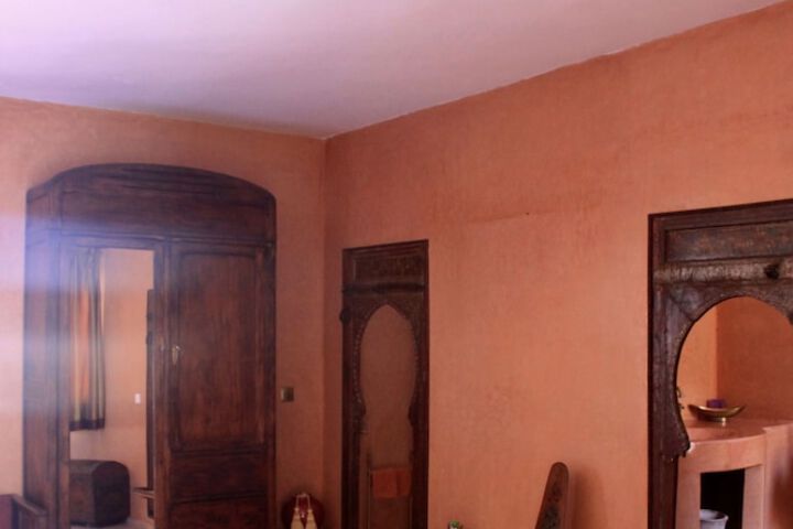 Room 11 of 32