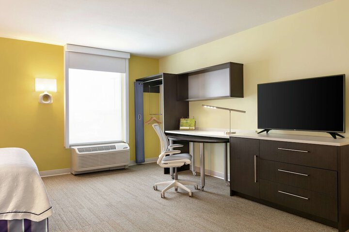 Room 8 of 43