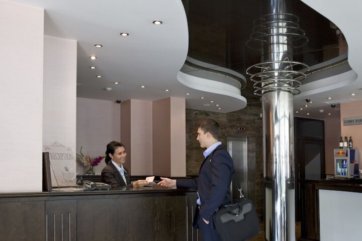 Check-in/check-out kiosk