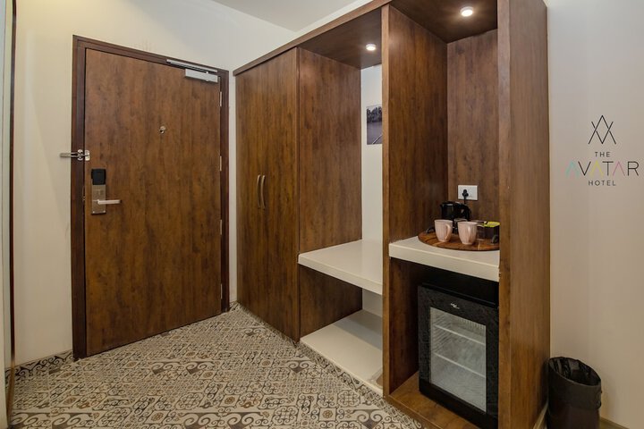 Room 7 of 28