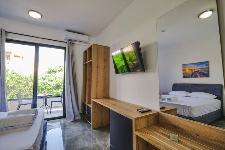 Room 3 of 62
