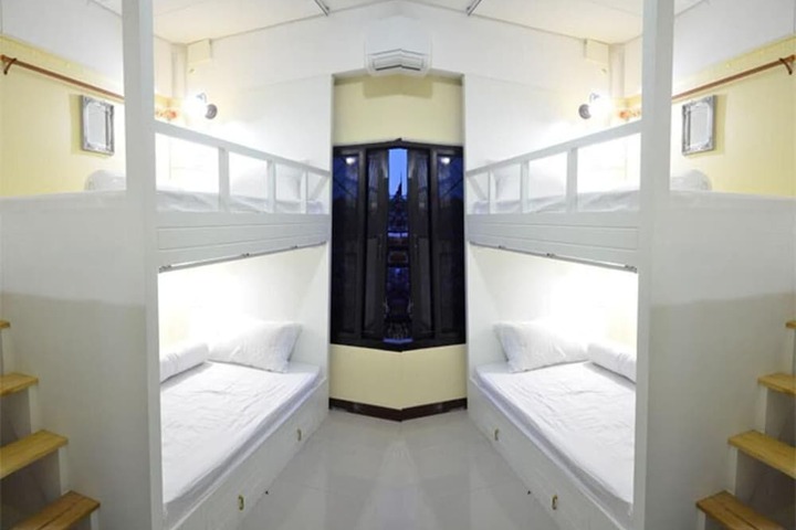 Room 8 of 27