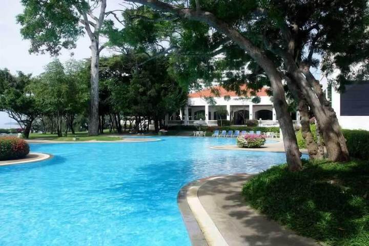 Pool Hotel