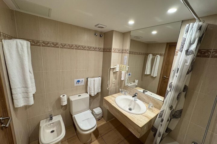 Room 14 of 25