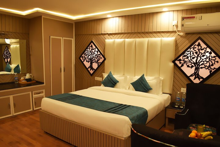 Room 6 of 47