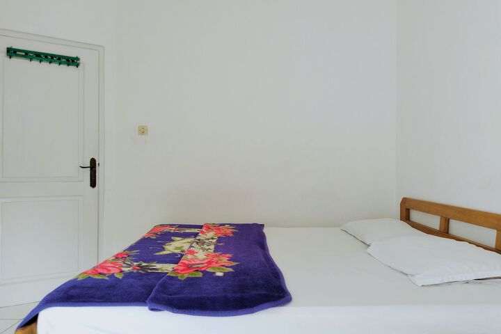 Room 9 of 39