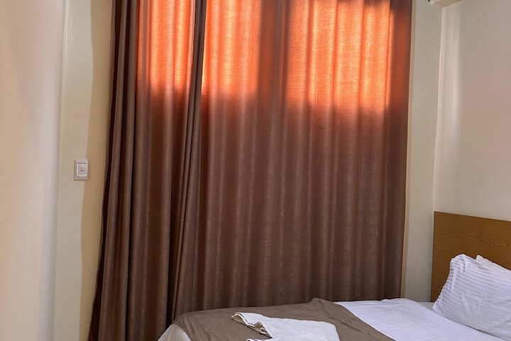 Room 5 of 38