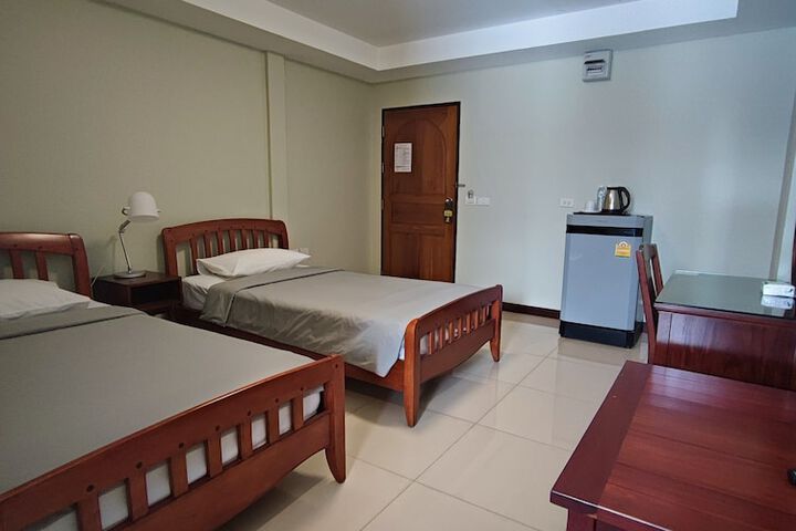 Room 7 of 14