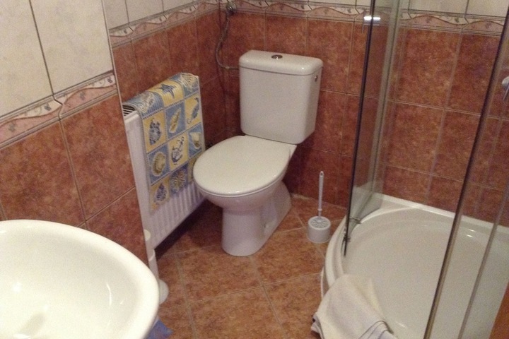 Room 9 of 19