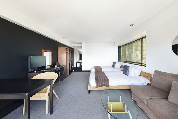 Room 33 of 83