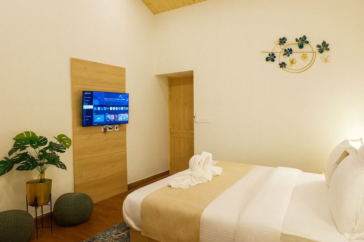 Room 13 of 38