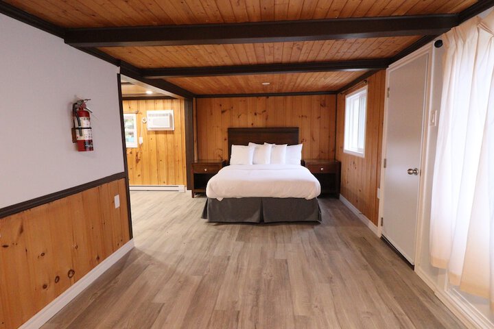 Classic Queen Bed (60 of 63)