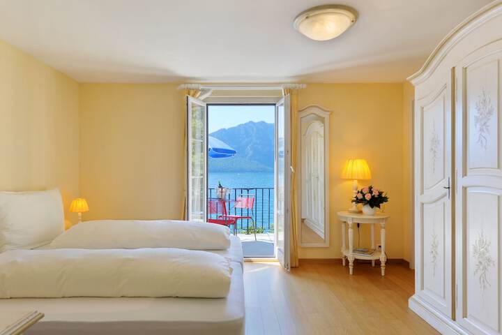 Room 27 of 58