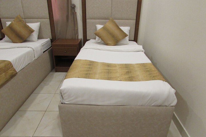 Room 7 of 25
