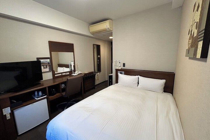 Room 6 of 21