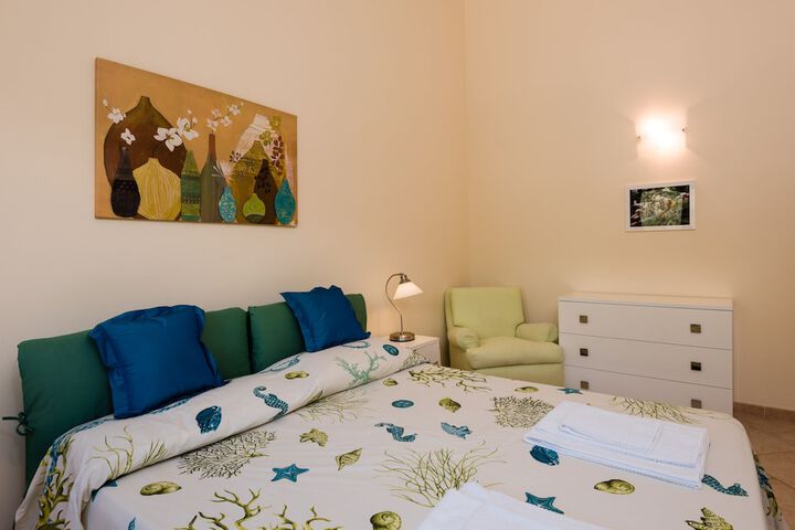Room 17 of 104