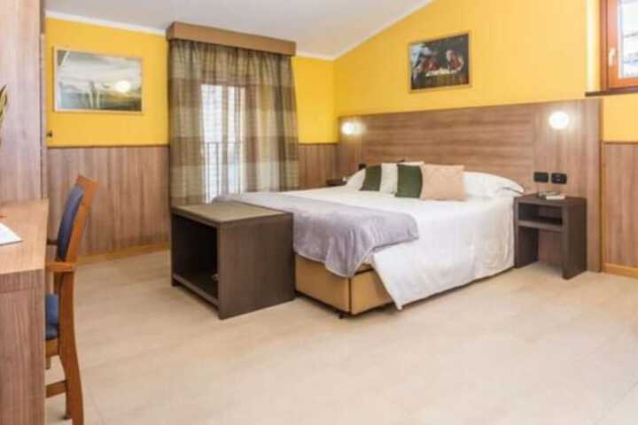 Room 25 of 53
