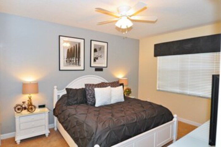 Room 8 of 25