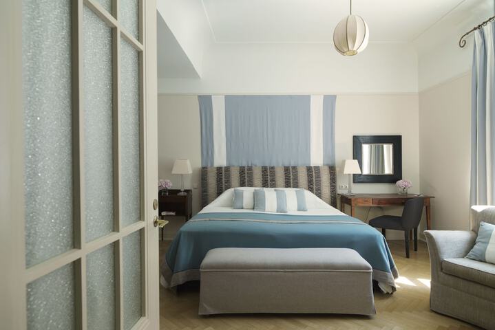 Room 15 of 208