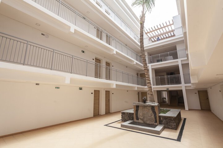 Hotel Exterior 54 of 61