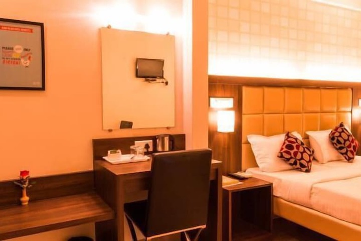 Room 6 of 25