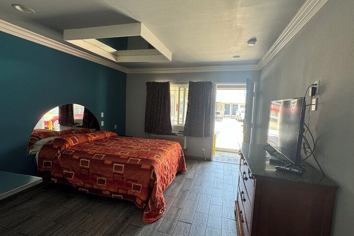Room 17 of 31