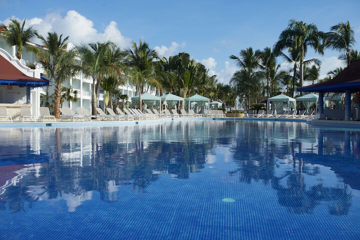 Pool 54 of 152