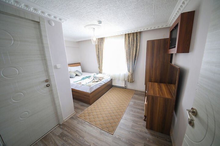 Room 11 of 40