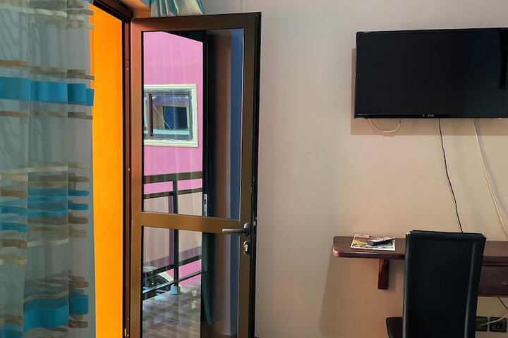 Room 28 of 118