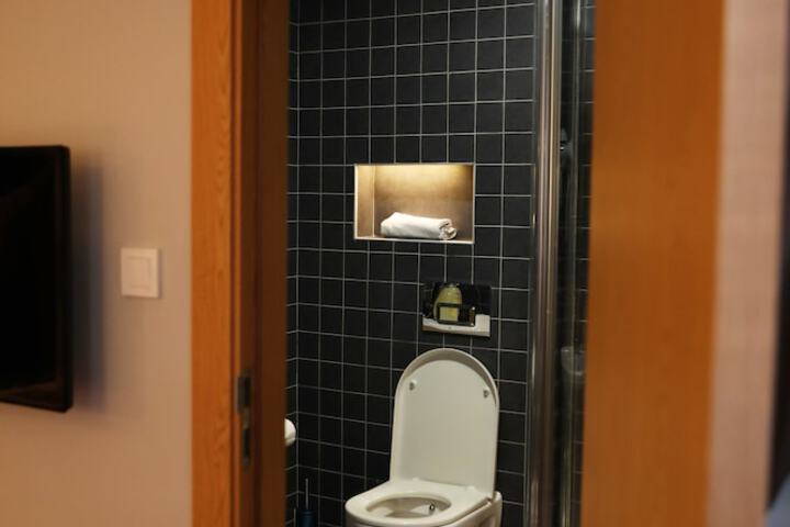 Room 26 of 26