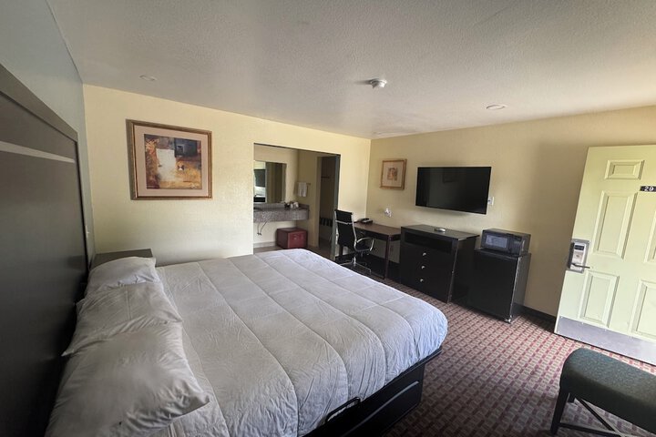 Room 20 of 29
