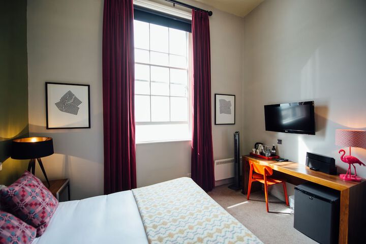 Room 7 of 62
