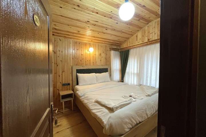 Room 63 of 100