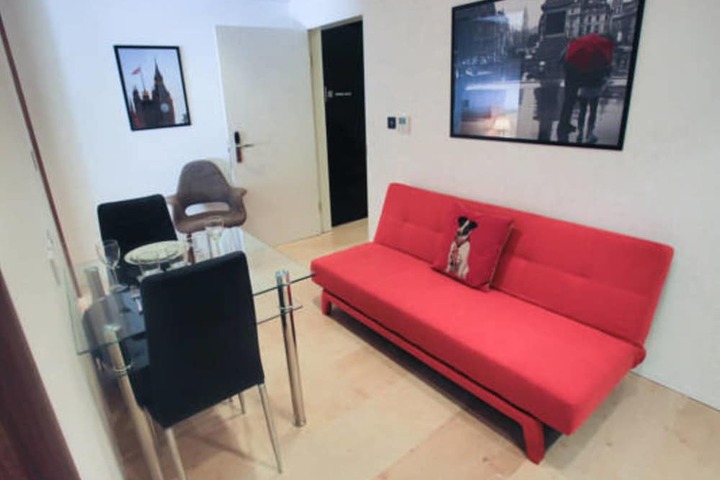 Lounge 65 of 70