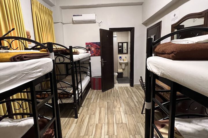 Room 21 of 114