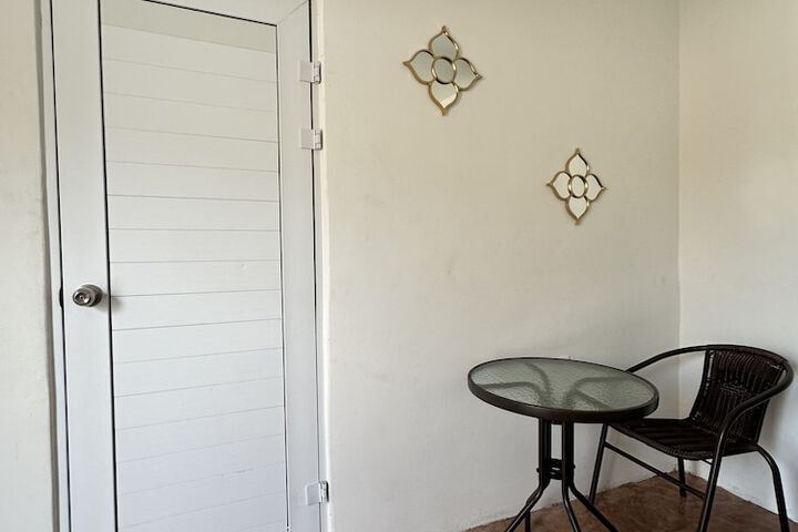Room 11 of 39