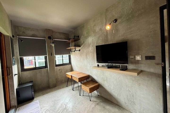 Room 2 of 90