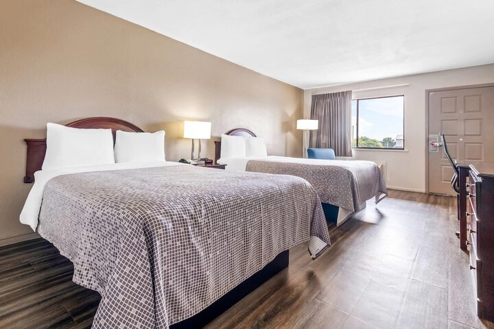 Room 21 of 35