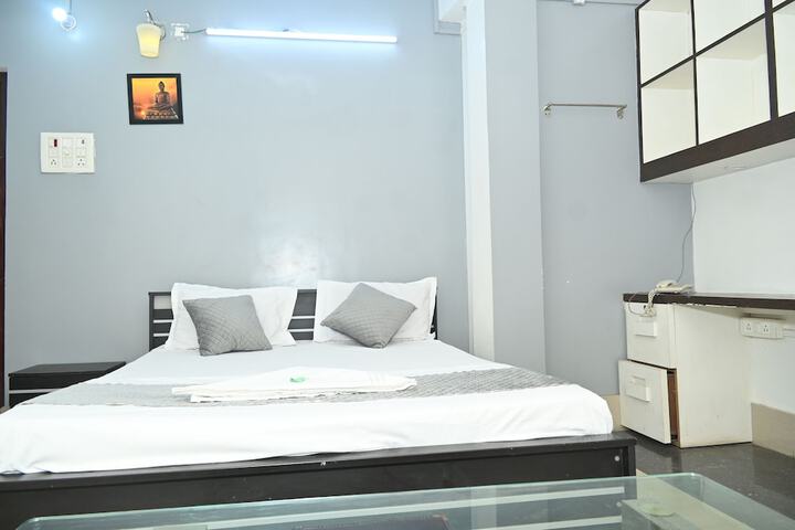 Room 12 of 15