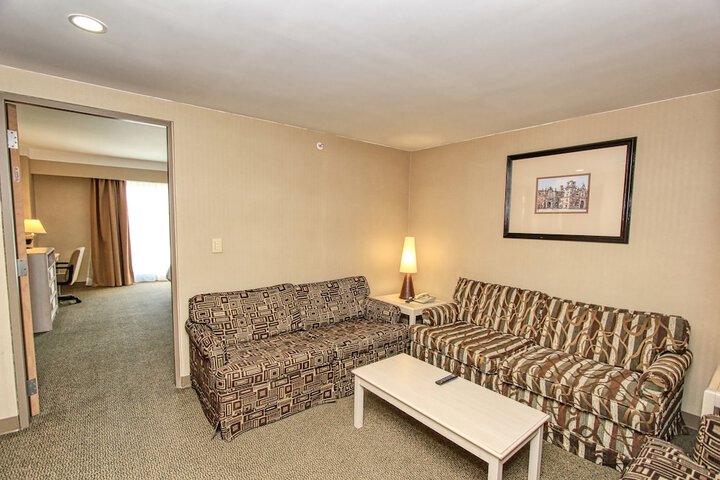 Room 38 of 106