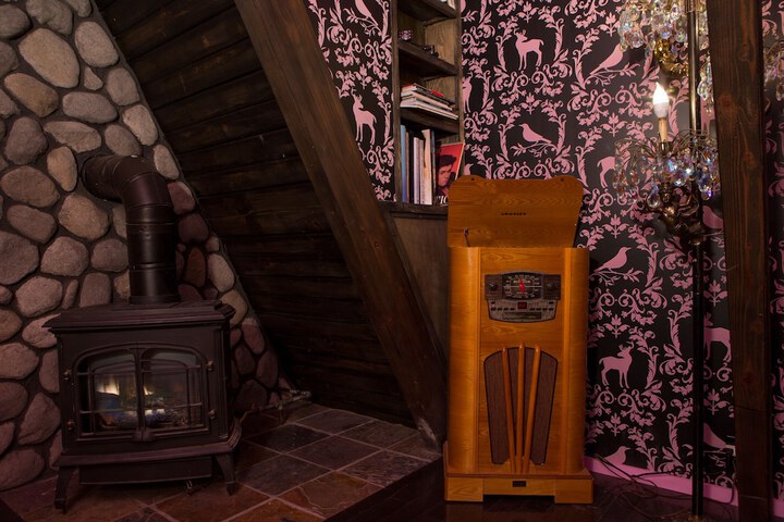 Room 22 of 77