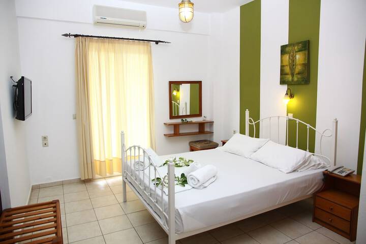 Room 4 of 56